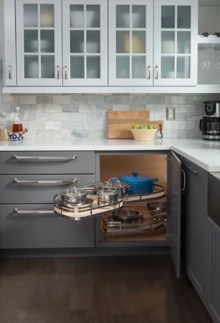 18" Polished Chrome and Maple Blind Corner Swingout for Openings on the Left of the Blind